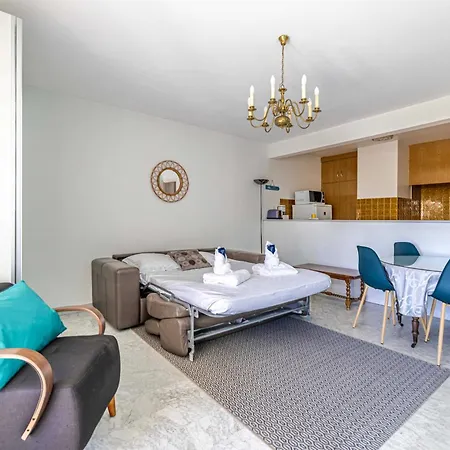 Bright With Parking Near & Old Town * Antibes