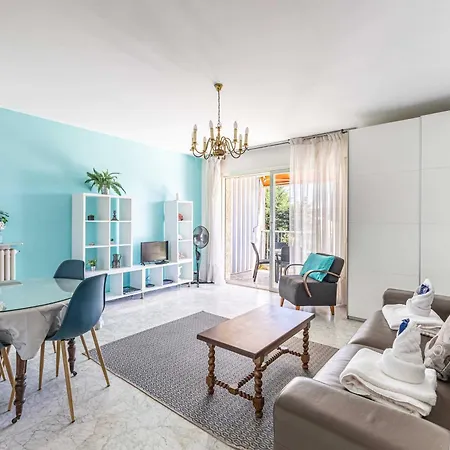 Bright With Parking Near & Old Town Antibes